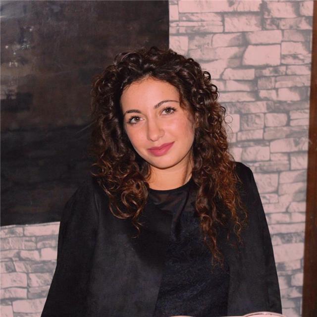 Studentessa con competenze certificate offre lezioni private di inglese