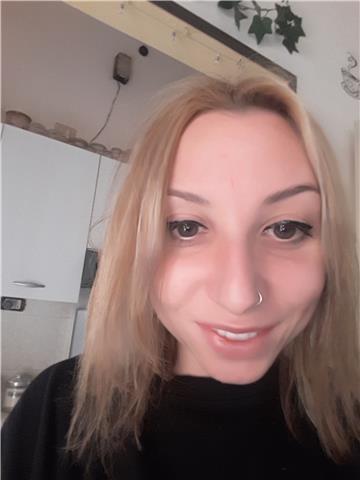 Docente di italiano impartisce ripetizioni alla scuola primaria per tutte le materie