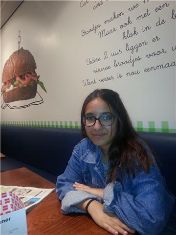 Se ofrecen clases particulares de repaso para niños de primaria y eso de cualquier materia, especialmente inglés