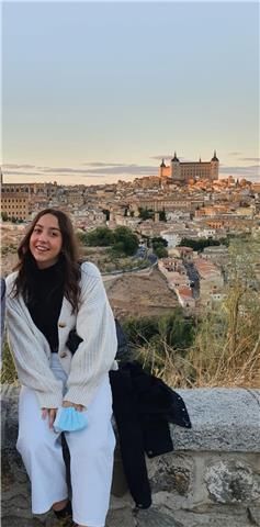 Me considero una persona trabajadora, comprometida e inquieta con grandes habilidades comunicativas y capacidad para el trabajo con niños y niñas