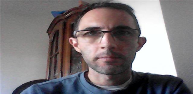 Soy ingeniero químico y educador social. he dado clases hace un año y medio a varios alumnos de primaria, eso y bachillerato en las materias de matemáticas, física y química.
soy responsable y trato de ser empático