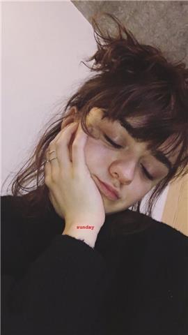 Soy una estudiante de biologia de la universidad de leon doy clases de matemáticas, biologia, química, ingles, a nivel de primaria, eso y 1 bach