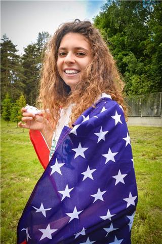 Studentessa diplomata al Liceo Scientifico Scienze Applicate, Giotto Ulivi. 
Conosco molto bene l'inglese perché ho svolto un intero anno scolastico negli Stati Uniti e mi offro disponibile a tutti coloro che vogliono imparare questa bellissima lingua che