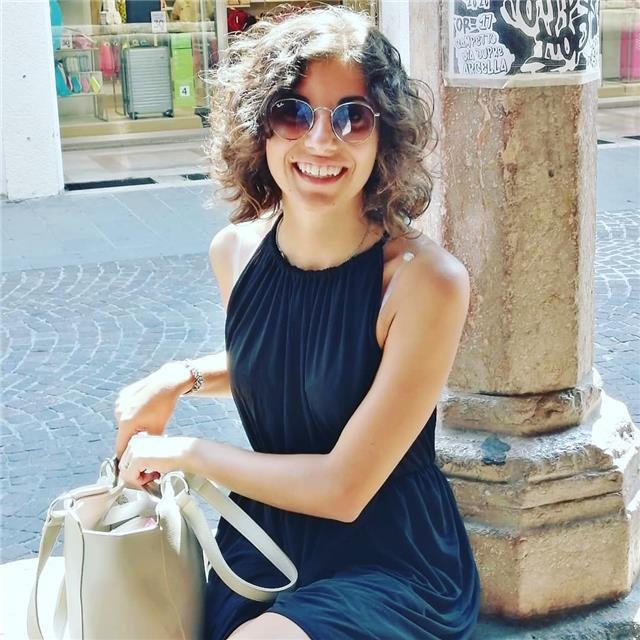 Insegnante madrelingua si offre si insegnare la lingua italiana a qualunque fascia d'età