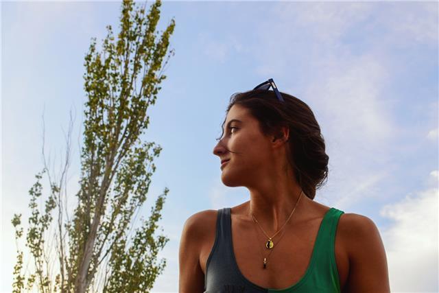 Joven opositora y profesora particular. imparto clases desde educación primaria a secundaria.
especialidad en matemáticas, inglés y economía