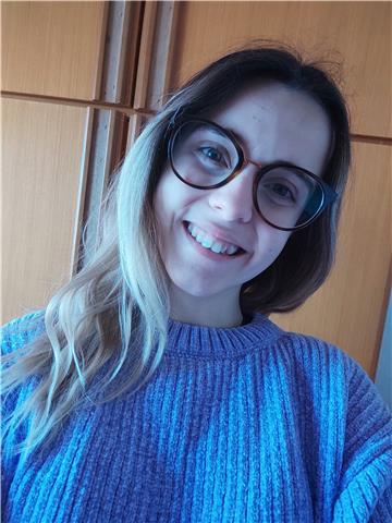 Studentessa universitaria offre lezioni private di italiano ma anche di tutte le materie per elementari, medie e superiori