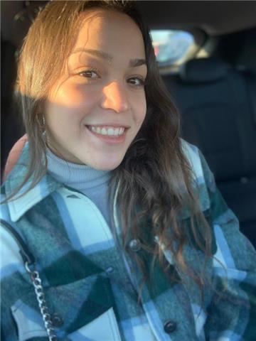 Estudiante universitaria da clases particulares para primaria y secundaria