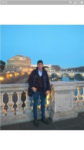 Laureando in professioni sanitarie impartisce lezioni di biologia, chimica e anatomia