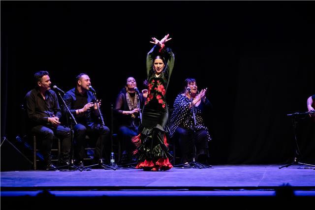 Profesora de baile y compás flamenco en Barcelona