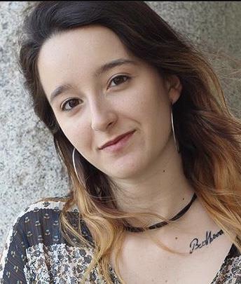 Estudiante de estudios ingleses ofrece clases particulares de lengua y literatura