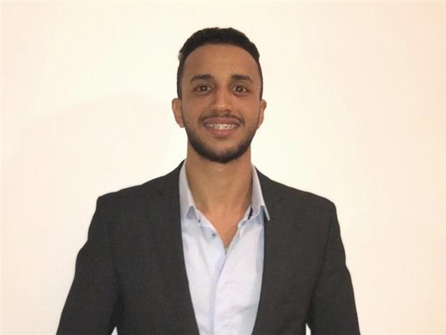 Étudiant en école de commerce (bac+6), j’aime bien passer mes connaissances en mathématiques aux autres