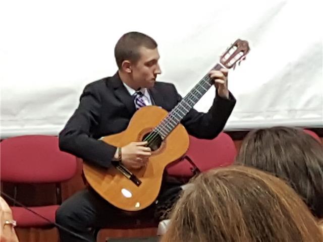 Clases de guitarra clásica, lenguaje musical y armonía