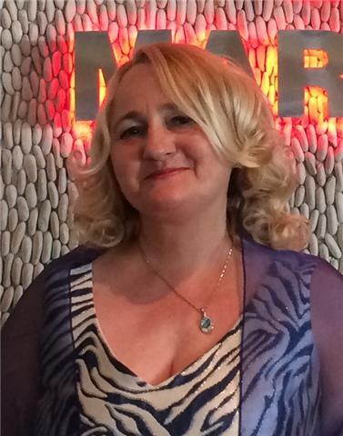 Profesora de piano, canto, solfeo, lenguaje musical, historia de la música y teoría de la música