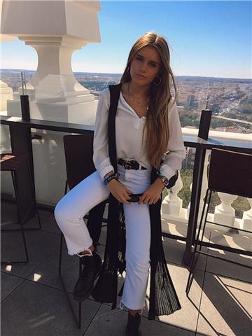 Profesora de inglés nivel alto para escolares de primaria, ESO y bachillerato en Madrid