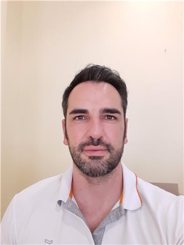 Soy titulado en ingeniería química y con vocación a la enseñanza. me adapto a las necesidades particulares de cada alumno