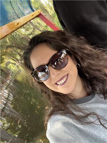 Soy animadora sociocultural y turística que le encanta la enseñanza mediante la parte lúdica.
participaba en concursos de matemáticas cuando era más joven