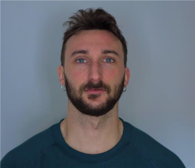 Periodista trilingüe se ofrece para dar materias de ciencias sociales (historia-geografía) e idiomas (euskera-castellano-inglés)