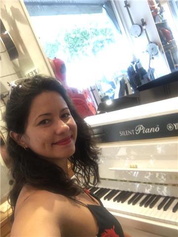 Profesora de piano, iniciación al canto, solfeo, apreciación musical, teoría de la música, lenguaje musical para niños y adultos. madrid y alrededores