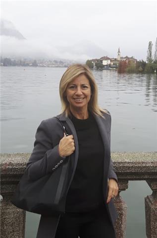 Laureata in lingue, offro lezioni private per materie linguistiche e umanistiche.(Italiano, Inglese, Francese, Storia, Geografia)