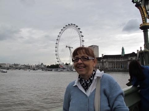 Insegnante di ruolo offresi per lezioni di italiano, latino, sostegno per alunni dsa e aiuto compiti ogni grado di scuola