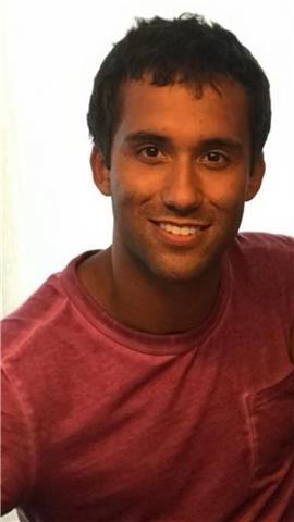 Estudiante de ingeniería da clases de matemáticas para alumnos de primaria, eso y bachillerato