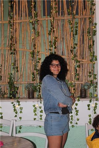 Studentessa diplomata al Liceo Scientifico ed attualmente in corso in una Laurea Magistrale a ciclo unico in Scienze della Formazione Primaria