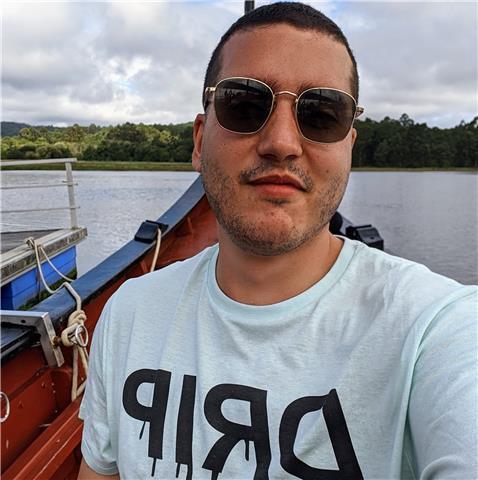 Profesor de inglés avanzado, perfecto para reforzar y practicar