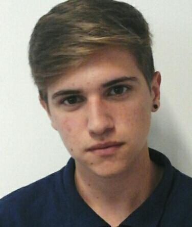 Daba clases de repaso a niños del instituto verdaguer de primero de la eso. gracias a la beca èxit