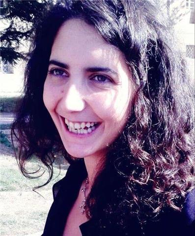 Farmacista e insegnante impartisce lezioni di scienze, chimica, igiene