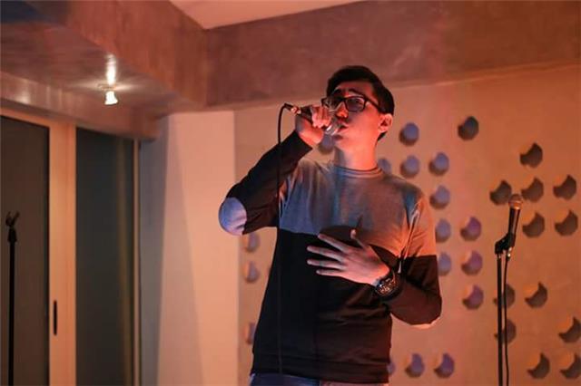 Insegnante di canto,vocal coach,insegnante di chitarra,corsi di scrittura musica e cantautoriale