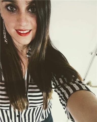 Técnica radióloga imparte clases a estudiantes de nivel secundario y estudiantes de Radiología