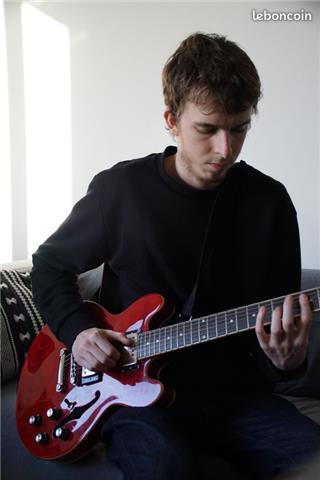 Musicien donne cours de Guitare à Brest