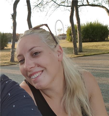 insegnante d'asilo , catechista , baby sitter , responsabile ed animatrice centri estivi