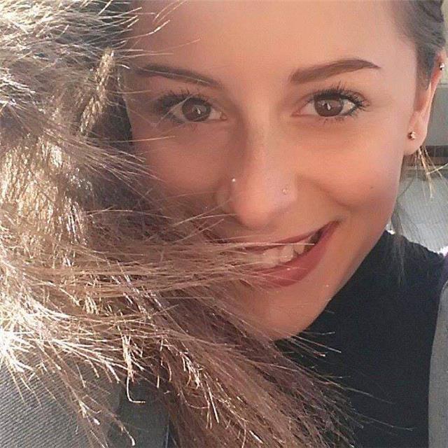 Ragazza laureata in lettere offre ripetizioni e aiuto compiti in materie umanistiche