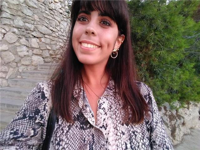 Graduada en magisterio con especialidad en inglés ofrece clases para niveles de primaria y eso