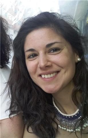 Diplomada imparte español para extranjeros