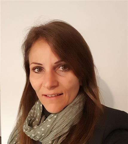 Dynamic, fun canadian with lots of experience wanting to help you achieve your goals with english!