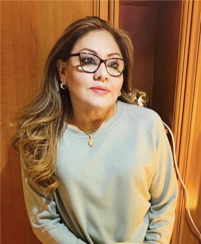 Profesora de inglés bilingue, ofrezco dar clases particulares de inglés inicial, intermedio y avanzado ó también de refuerzo. con años de experiencia y residente previa en usa por mas de 14 años