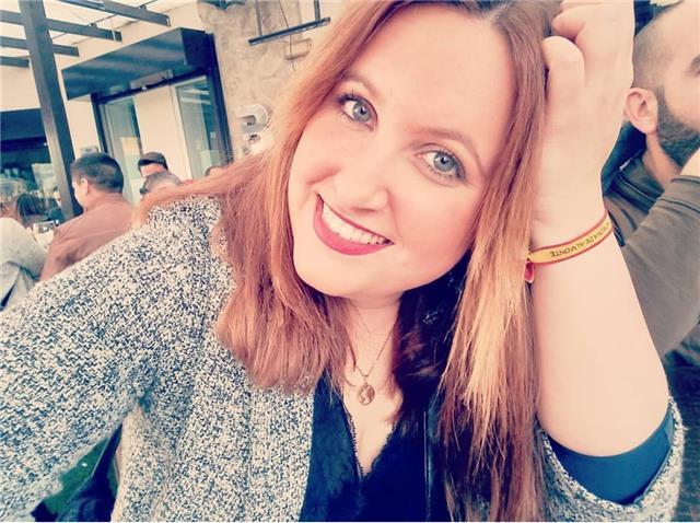 Especialista en inglés y bilingüe. clases divertidas y eficaces para niños con 100% aprobados. descuento para parejas y hermanos. 100% aprobados demostrables. presencial y online. amplia experiencia en cole, academia y particulares y también preparando ce