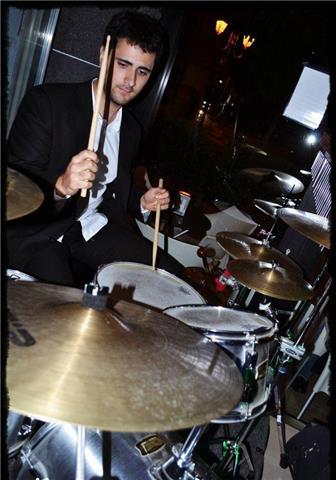 Insegnate di batteria e percussioni con Diploma di Conservatorio e Master
