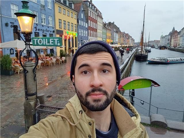 Estudiante de ingeniería biomédica se ofrece como profesor de clases de biología, química, física o matemáticas