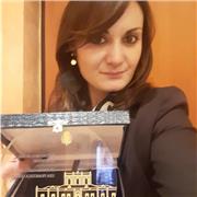 Maestra d'arte offre ai ragazzi di scuola Media e anche adulti lezioni per imparare a disegnare