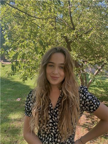 Profesor de inglés nativo y graduada de la Universidad de California Santa Barbara. Experiencia en la educación americana y inglesa. Especialidad en estudiantes con dificultades de aprendizaje