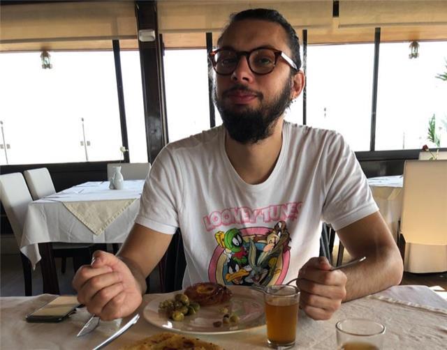 Studente al primo anno in traduzione (laurea magistrale) offre lezioni di arabo per principianti e aiuto nella preparazione di esami universitari.

Sono laureato in mediazione linguistica e culturale e ho frequentato due corsi di perfezionamento diMSA e d