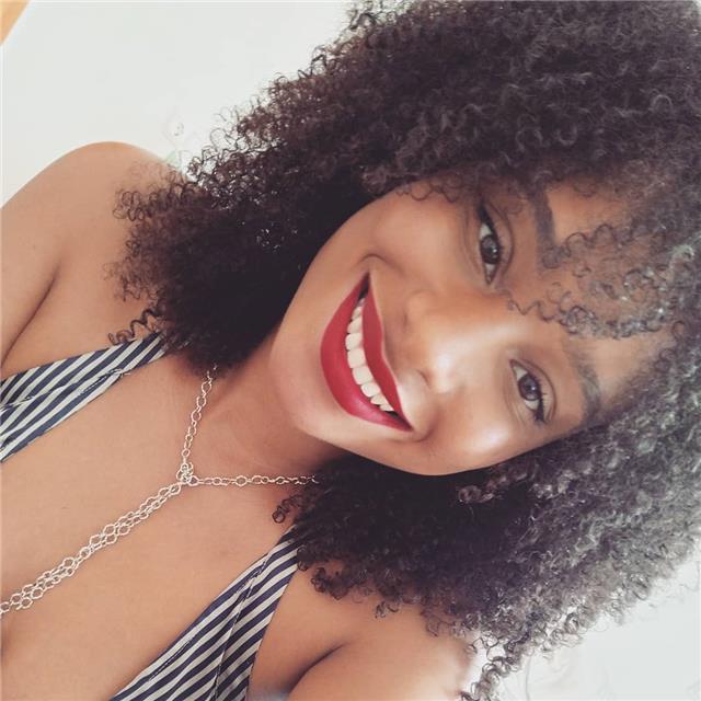 Soy profesora nativa de inglés con 17 años de experiencia, ofreciendo clases particulares de inglés a partir de los 3 años. online o domicilio (en mi casa). imparto todo tipo de clases en función de lo que necesites