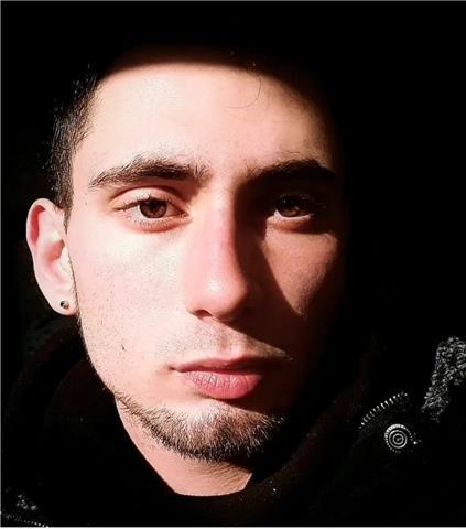 ciao a tutti, sono un ragazzo di 22 anni, ho vissuto e studiato 4 anni alle canarie dove ho preso il diploma, dopo di che ho vissuto e lavorato 1 anno in australia. offro ripetizioni di spagnolo e inglese, anche di italiano, latino e filosofia a milano