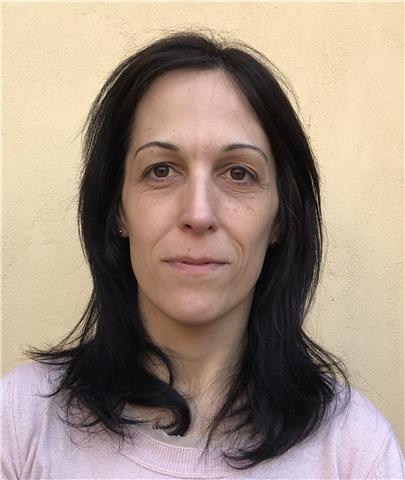 Maturità scientifica Laureata in Scienze Biologiche Materie scientifiche e letterarie