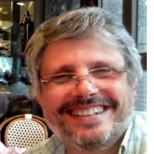 Doy clases de matematicas nivel bachillerato y primeros cursos universitarios. también online. mas de 25 años de experiencia como profesor universitar