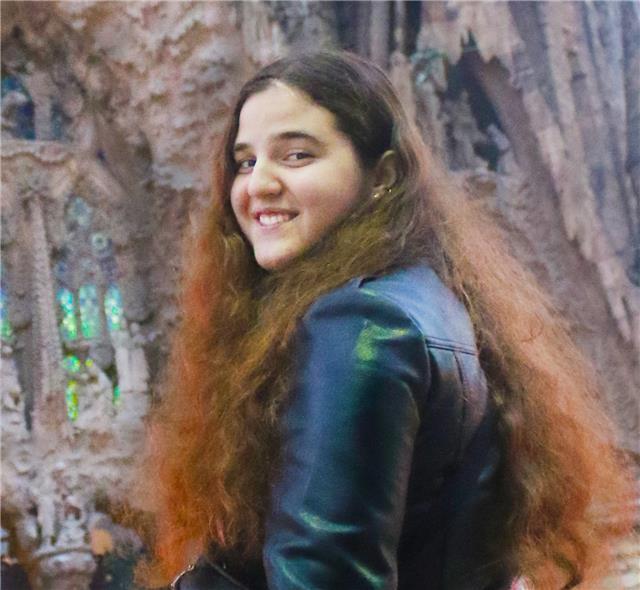 Faig classes de llenguatge musical i guitarra. així com repàs general per a primària i secundaria ( 2n cas no ciències)