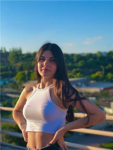 Estudiante de grado medio que busca a niños que estudien primaria y eso para dar clases de inglés